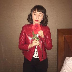 Meet your Posher, Deirdre